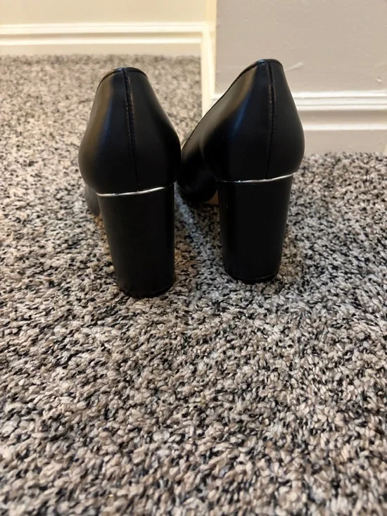 Marc Fisher Black Pointed-Toe Block Heel Pumps - Picture 2 of 4